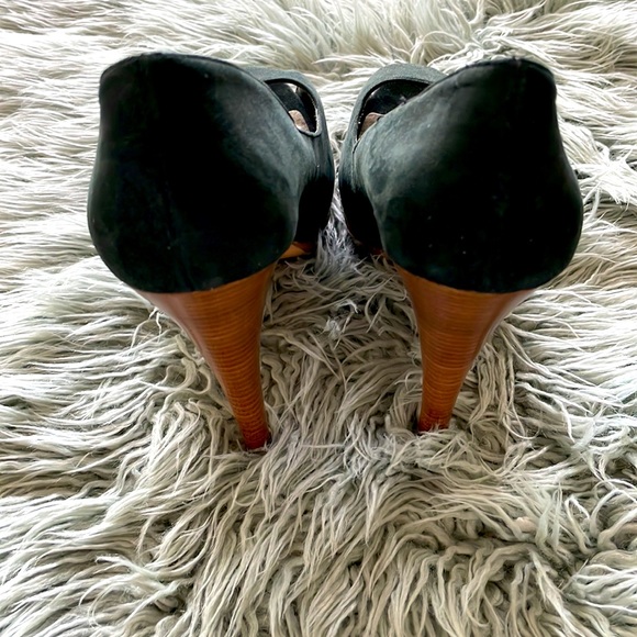 Pelle Moda Black Suede Peep Toe Heels Size 8 - Picture 3 of 4